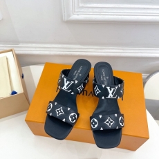 Louis Vuitton Slippers